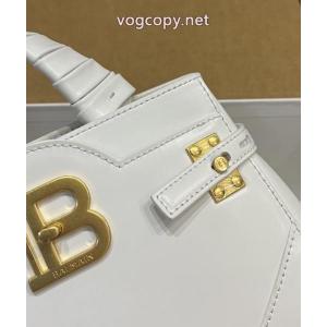 バルマンコピー ブランド 販売バッグお洒落度をアップさせる ミックス感が溢れる 今年も人気！..