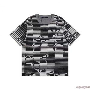 ブランド スーパー コピー 舗今季買い逃した人必見! 注目夏新作 新商品LOUIS VUITTON半袖Tシャツ