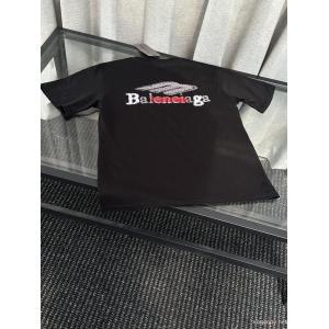 スーパー コピー 販売高品質で綺麗 安いの原因に 優しい印象を与えてくれ半袖TシャツBALENCIAGA