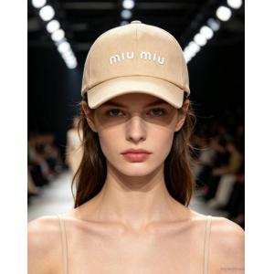 MIUMIUスーパー コピー 安心最旬のファッション 毎年爆発的人気 様々なシーンに対応できるアイテム帽子.