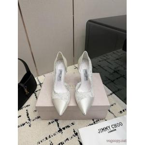 ブランド コピー 販売 ハイヒール大人の雰囲気たっぷり 人気急上昇 新作エレガントに着こなすJIMMY CHOO.